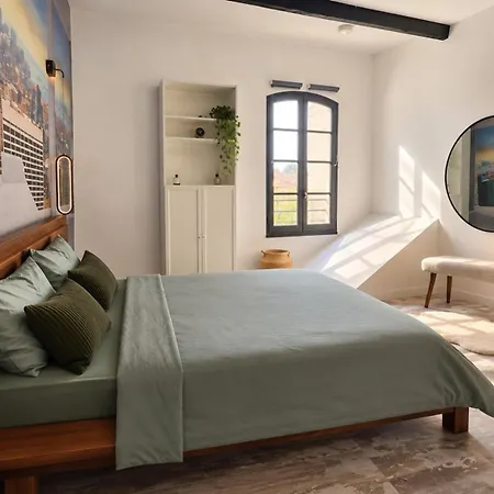 Le 37 Resistance Apartment